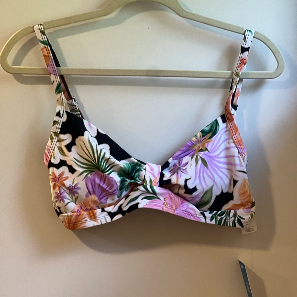 Cupshe Bikini: floral Top and black micro skirt